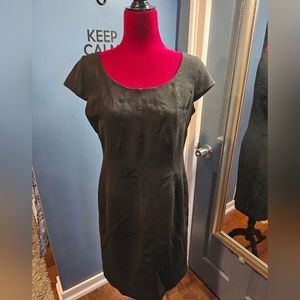 Tahari sz 6 black dress
